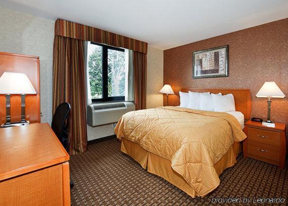 Bellerose Inn Room photo