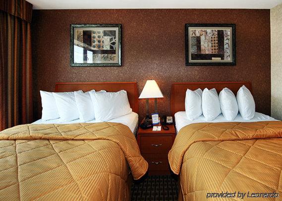 Bellerose Inn Room photo